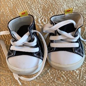 Build a bear high tops in black in good condition